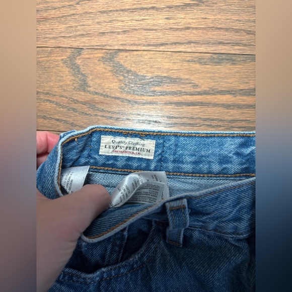 Levi's 501 Original Fit Women's Premium Denim Distressed Jeans Size W25 L30 - Picture 7 of 12